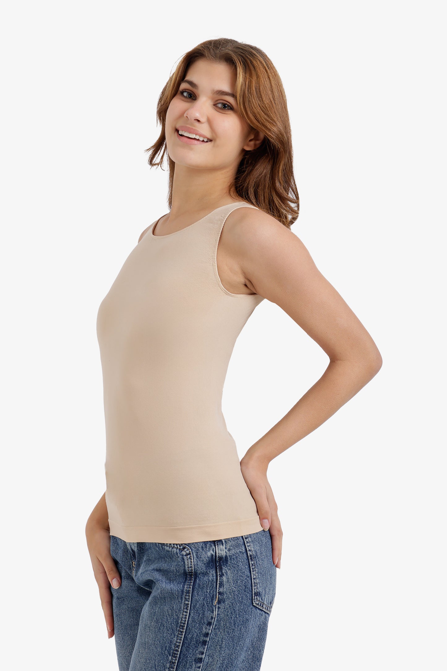 تانك توب برقبة دائرية واسعة