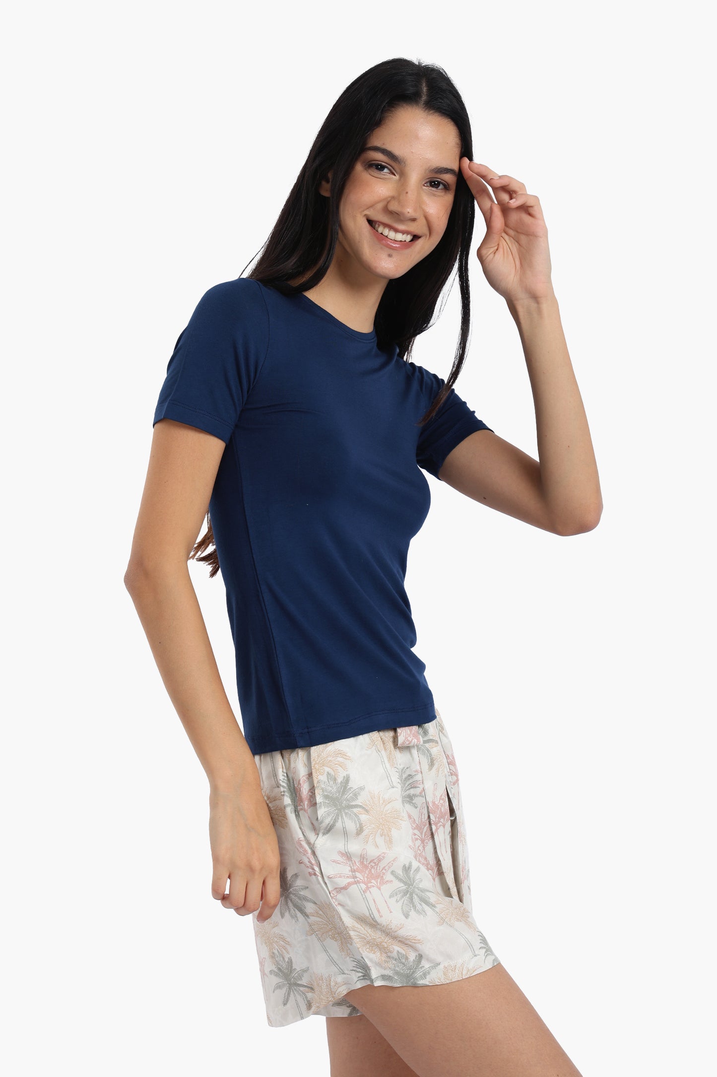 توب أساسي بأكمام قصيرة