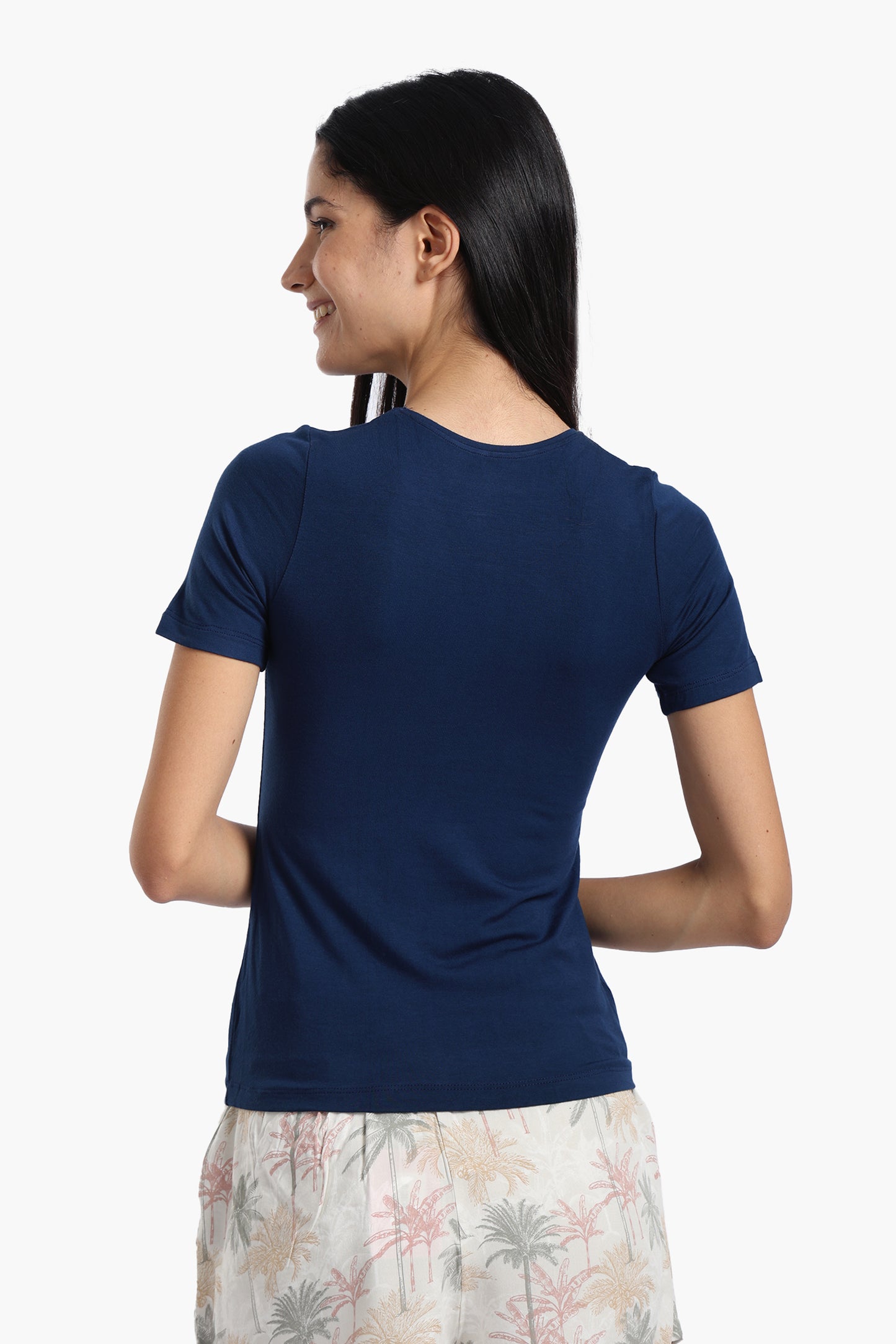 توب أساسي بأكمام قصيرة