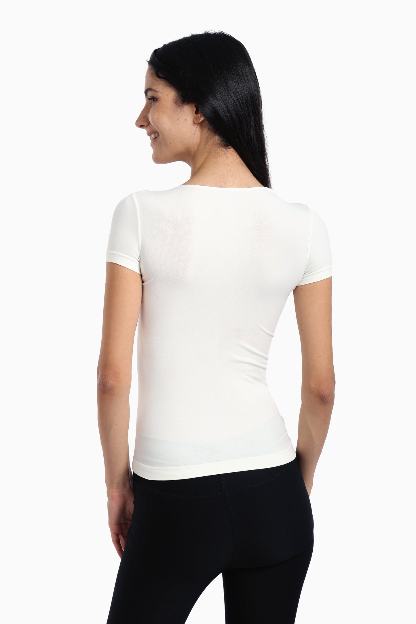 توب أساسي بأكمام قصيرة