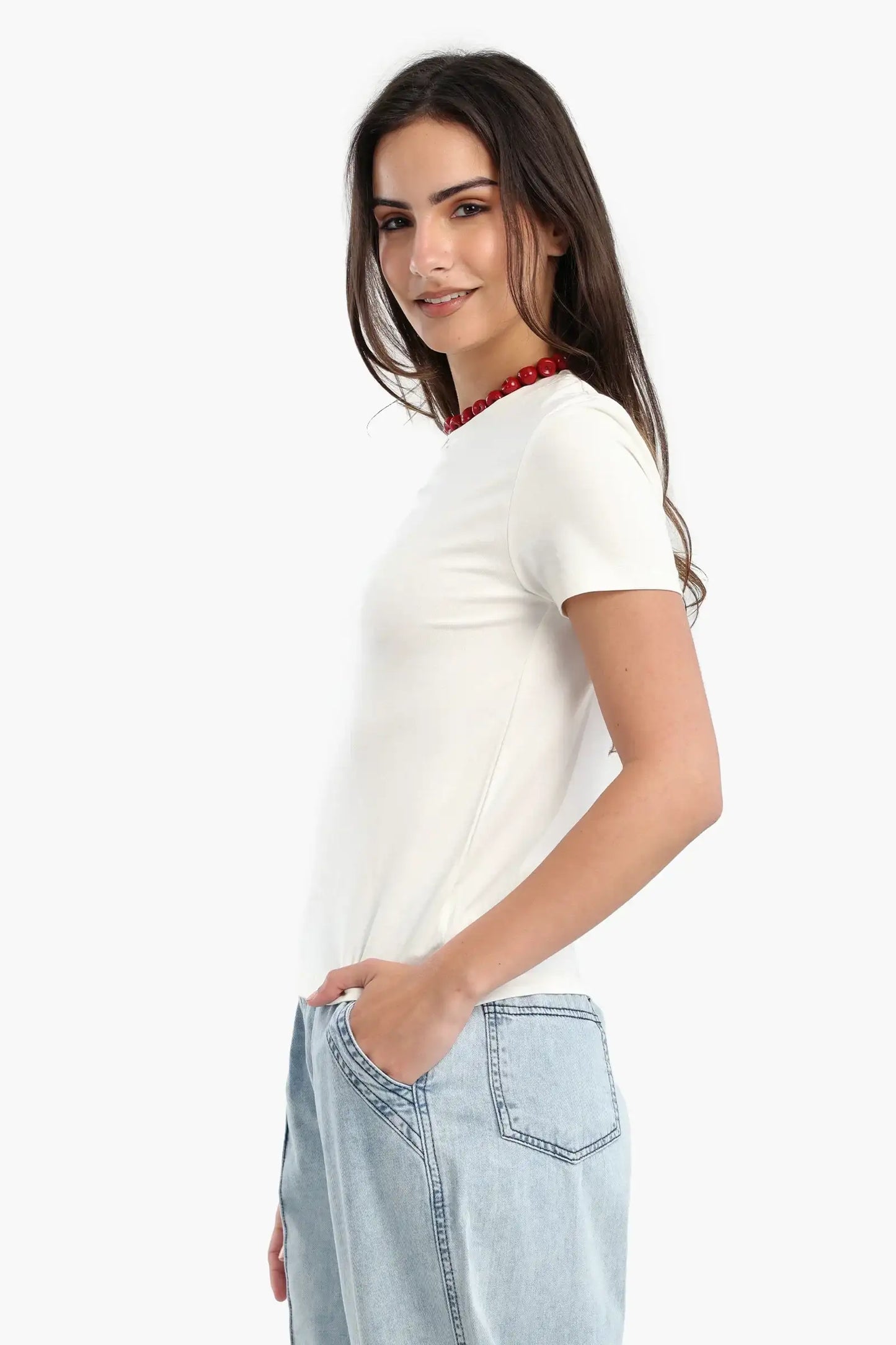 توب بياقة دائرية بأكمام قصيرة