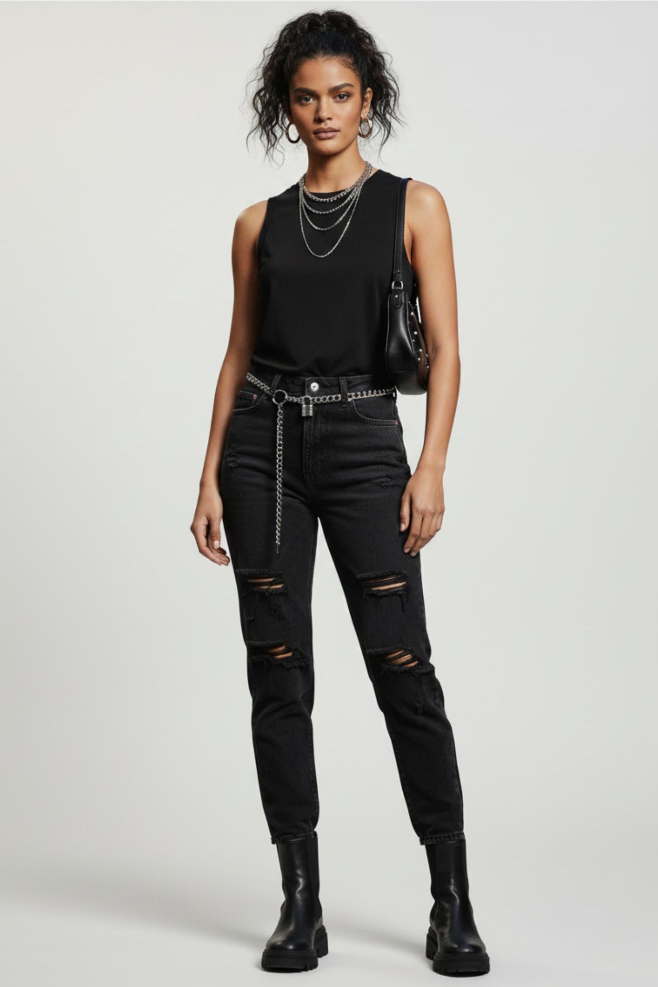 توب بياقة دائرية بدون أكمام