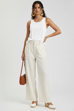 توب بياقة دائرية بدون أكمام