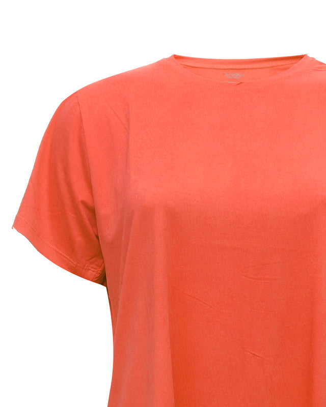 توب بياقة دائرية بأكمام قصيرة