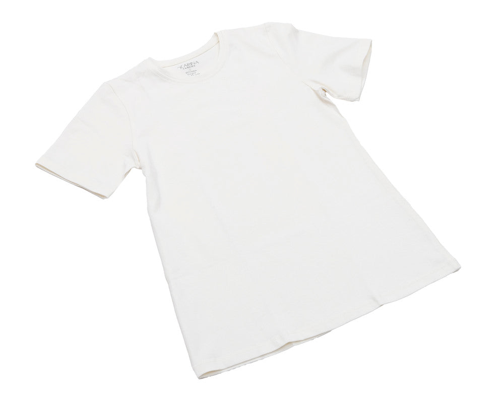 توب بياقة دائرية بقصة ضيقة