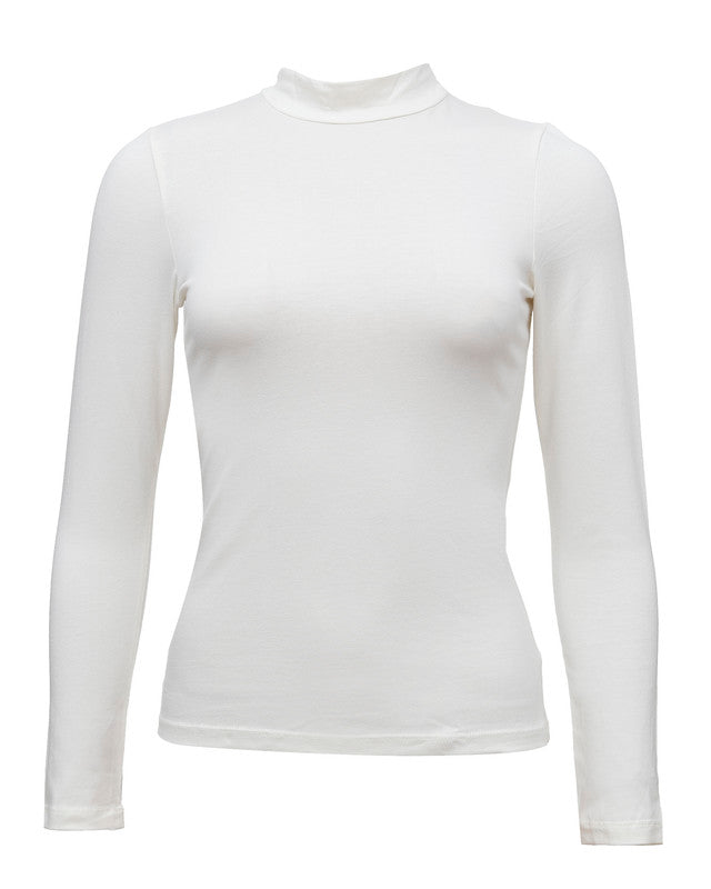 توب بياقة عالية بقصة ضيقة