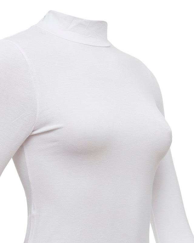 توب بياقة عالية و أكمام طويلة