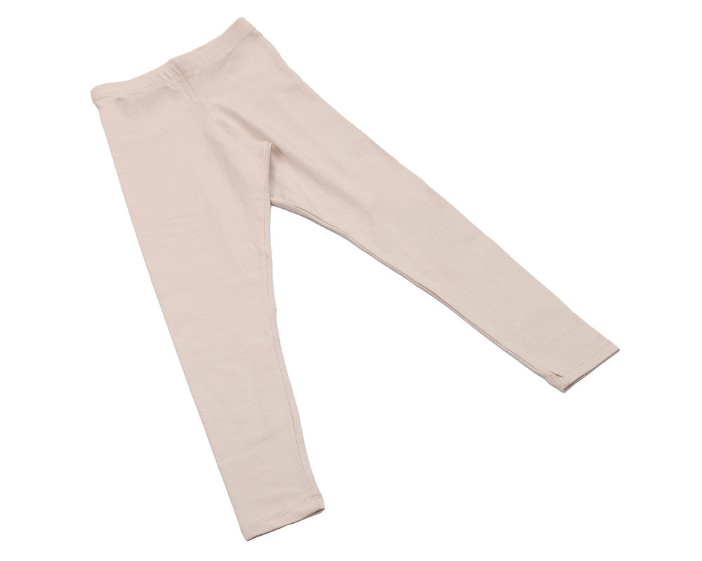 ليجنز جيرلي بقصة ضيقة