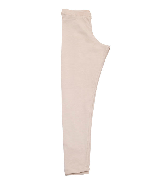 ليجنز جيرلي بقصة ضيقة