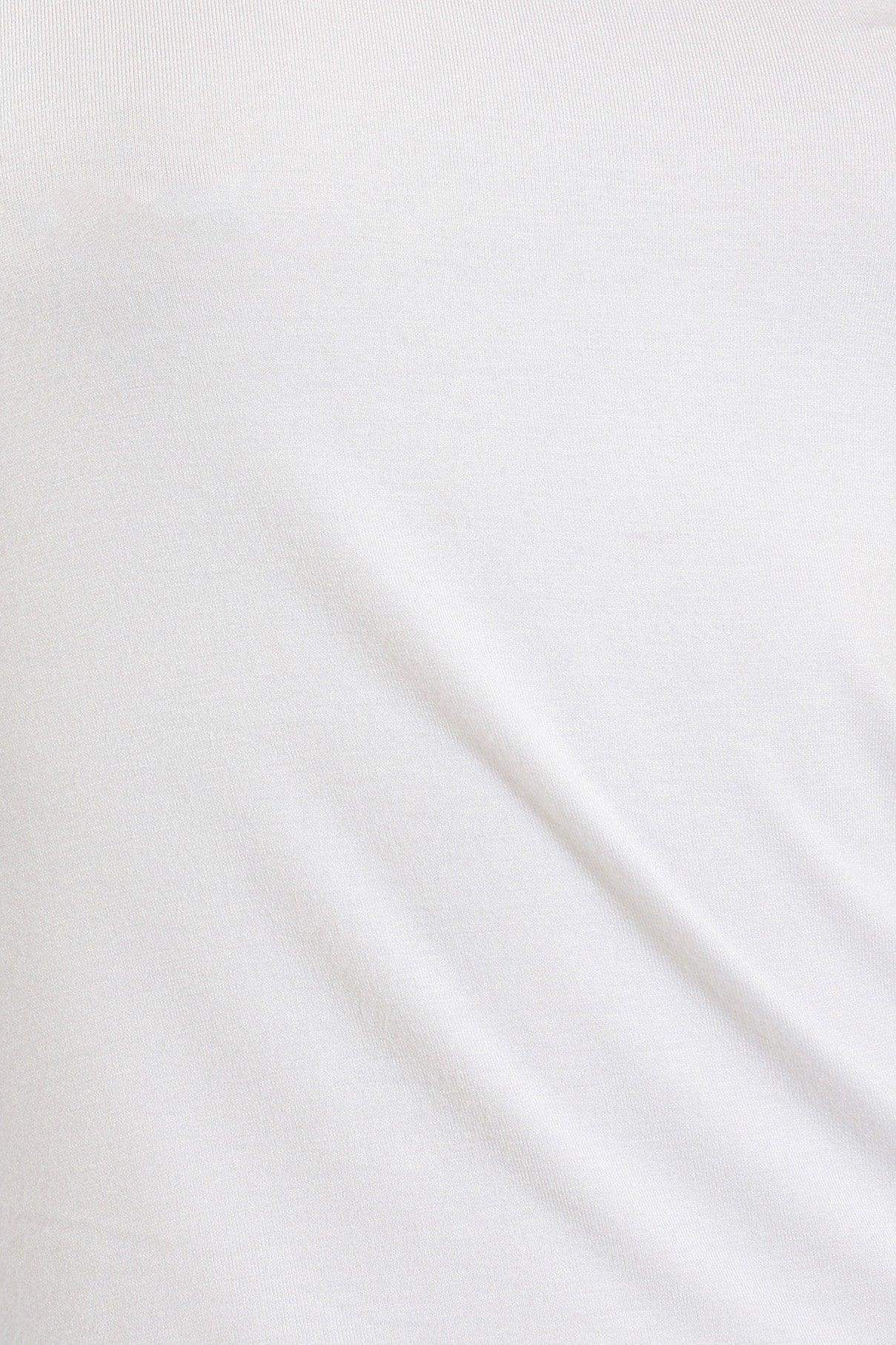 توب بياقة عالية و أكمام طويلة