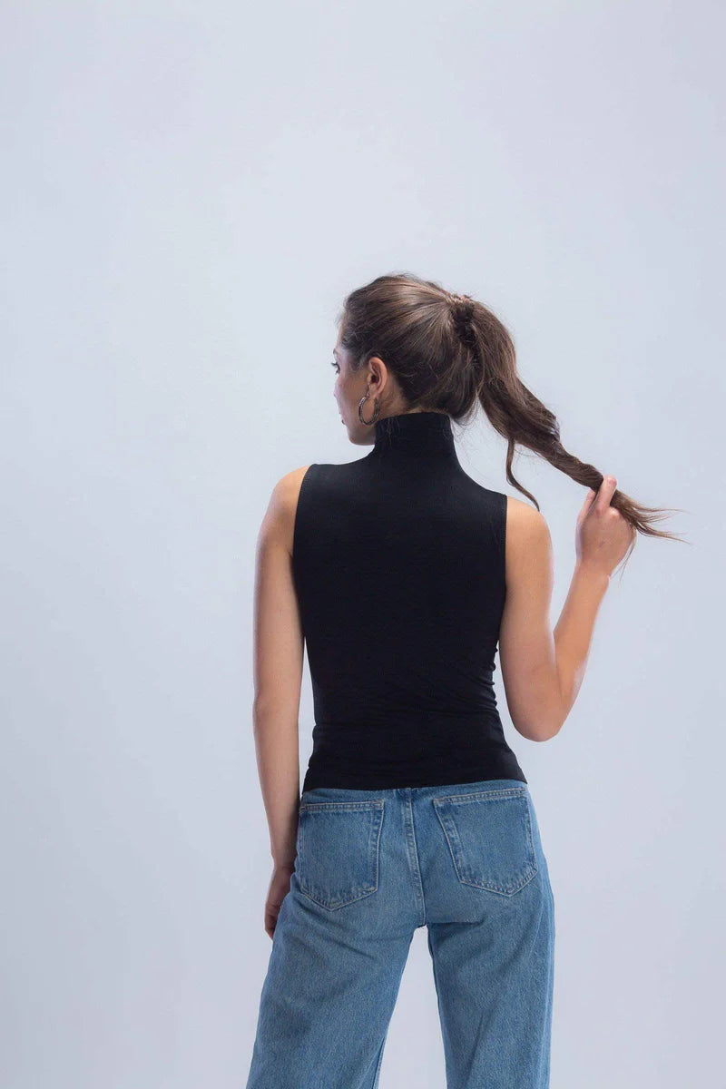 توب أساسي بدون أكمام