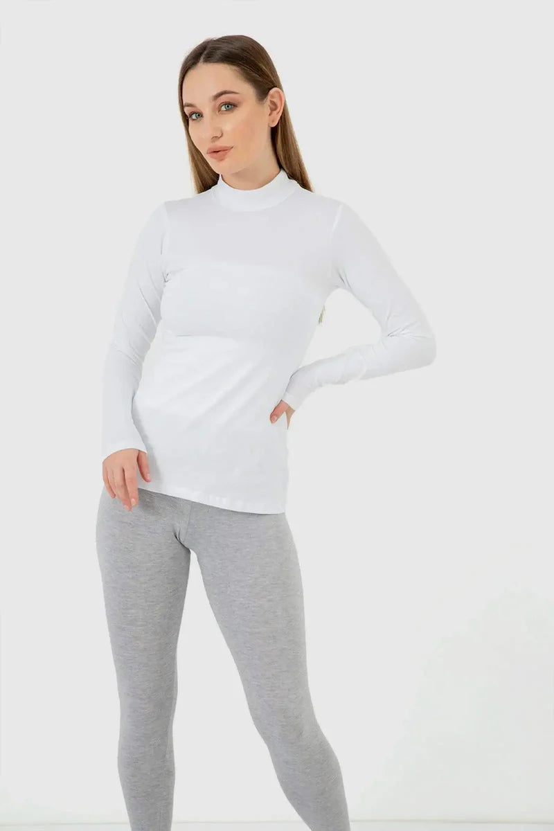 توب بياقة عالية بقصة ضيقة