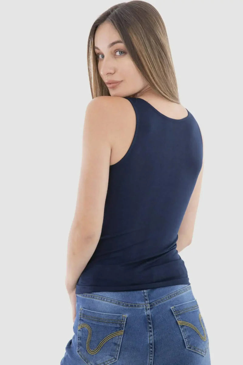 تانك توب برقبة دائرية واسعة